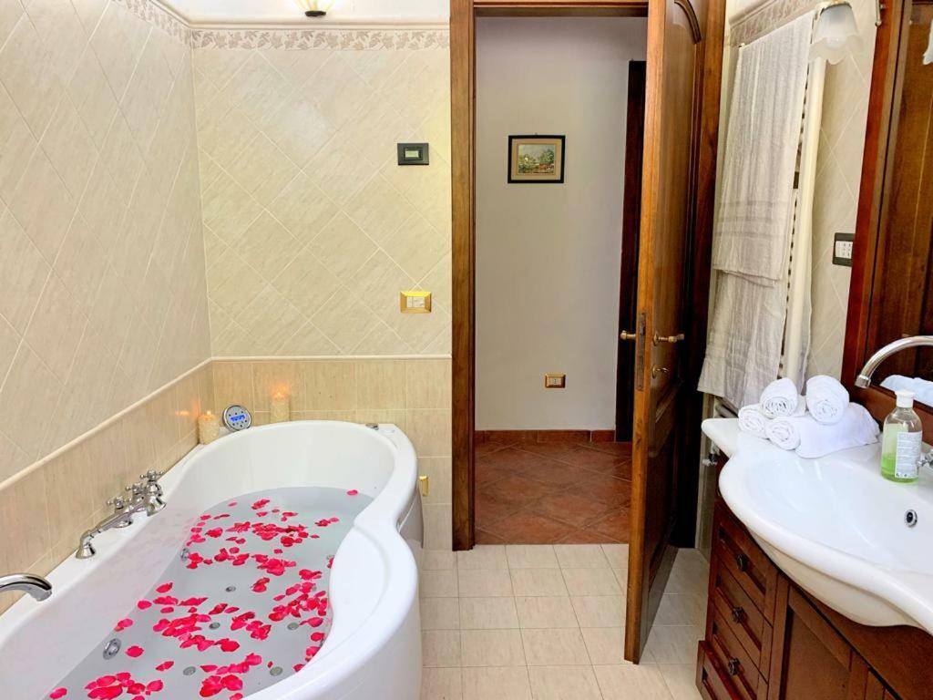 Вилла La Rosa Dei Venti Monterotondo  Экстерьер фото